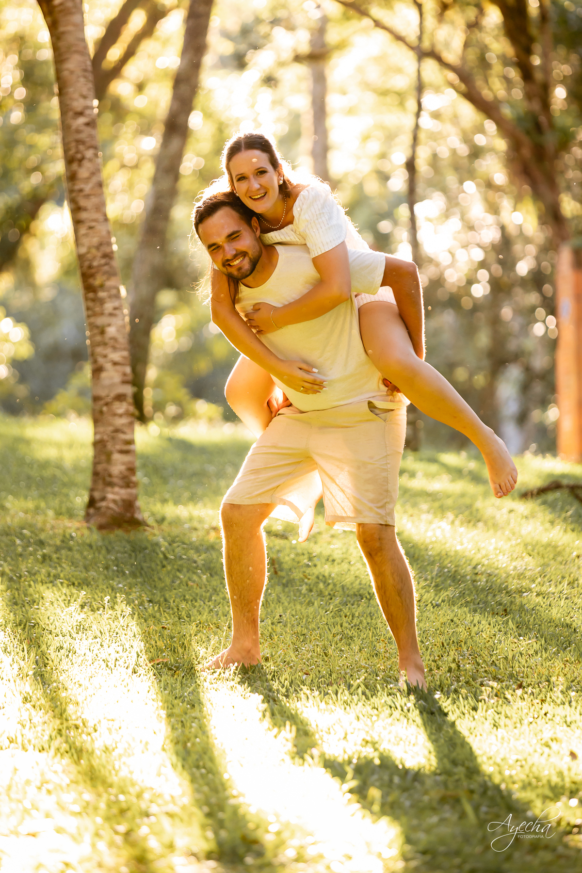 pré wedding Curitiba, ensaio pré-casamento Campo Largo, fotógrafo pré wedding Curitiba, fotos casal retrô, fusca ensaio fotográfico, fotógrafo Campo Largo, fotos casamento Curitiba, ensaio noivo noiva Curitiba, fotos criativas Curitiba, ensaio capela Curi