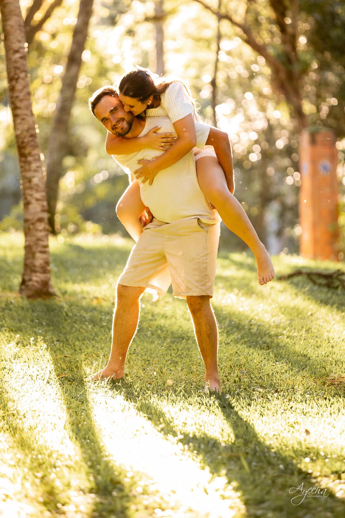pré wedding Curitiba, ensaio pré-casamento Campo Largo, fotógrafo pré wedding Curitiba, fotos casal retrô, fusca ensaio fotográfico, fotógrafo Campo Largo, fotos casamento Curitiba, ensaio noivo noiva Curitiba, fotos criativas Curitiba, ensaio capela Curi