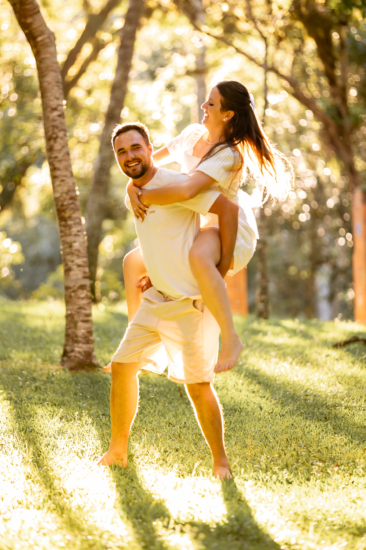 pré wedding Curitiba, ensaio pré-casamento Campo Largo, fotógrafo pré wedding Curitiba, fotos casal retrô, fusca ensaio fotográfico, fotógrafo Campo Largo, fotos casamento Curitiba, ensaio noivo noiva Curitiba, fotos criativas Curitiba, ensaio capela Curi
