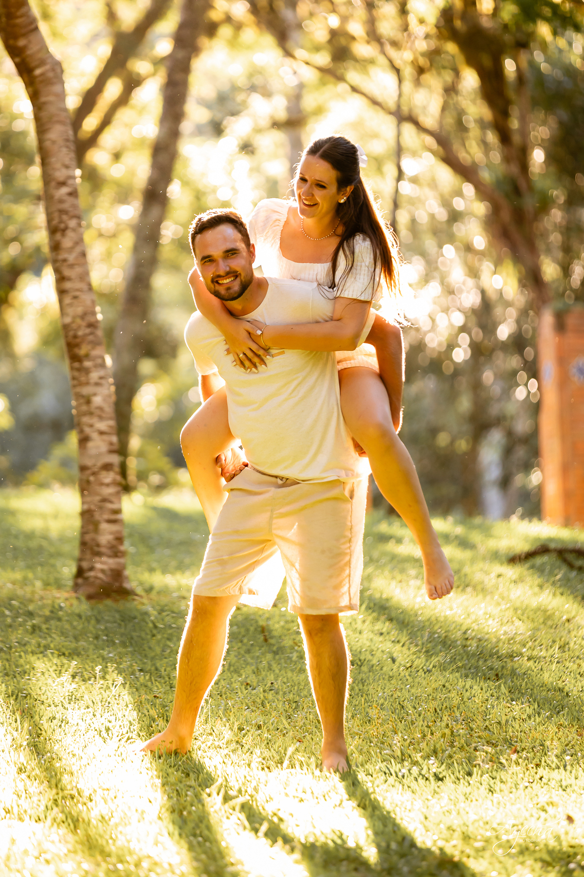 pré wedding Curitiba, ensaio pré-casamento Campo Largo, fotógrafo pré wedding Curitiba, fotos casal retrô, fusca ensaio fotográfico, fotógrafo Campo Largo, fotos casamento Curitiba, ensaio noivo noiva Curitiba, fotos criativas Curitiba, ensaio capela Curi