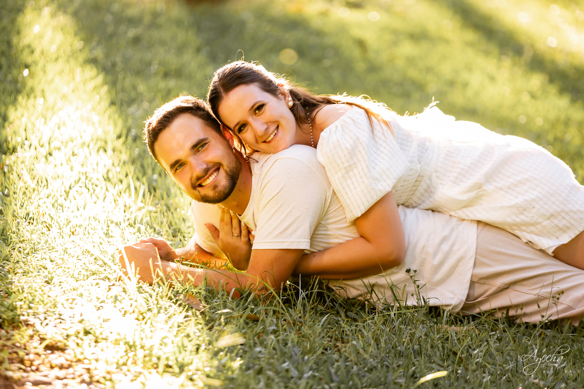 pré wedding Curitiba, ensaio pré-casamento Campo Largo, fotógrafo pré wedding Curitiba, fotos casal retrô, fusca ensaio fotográfico, fotógrafo Campo Largo, fotos casamento Curitiba, ensaio noivo noiva Curitiba, fotos criativas Curitiba, ensaio capela Curi