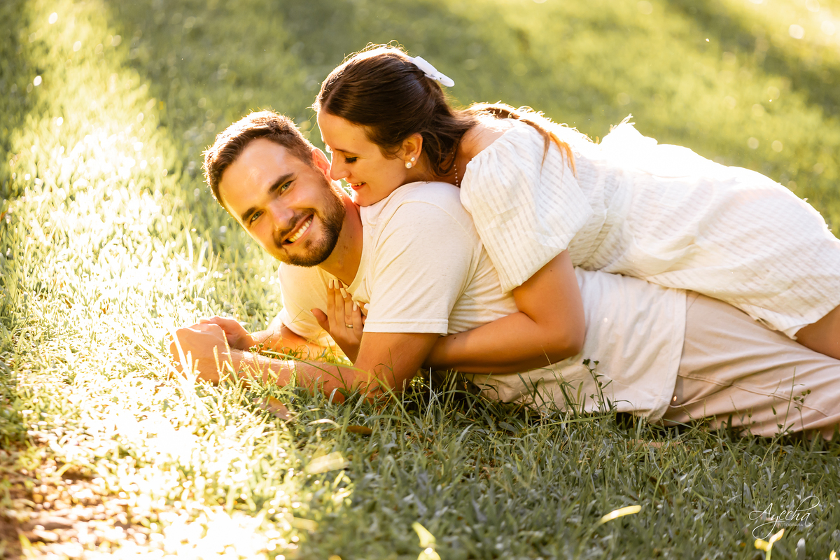 pré wedding Curitiba, ensaio pré-casamento Campo Largo, fotógrafo pré wedding Curitiba, fotos casal retrô, fusca ensaio fotográfico, fotógrafo Campo Largo, fotos casamento Curitiba, ensaio noivo noiva Curitiba, fotos criativas Curitiba, ensaio capela Curi