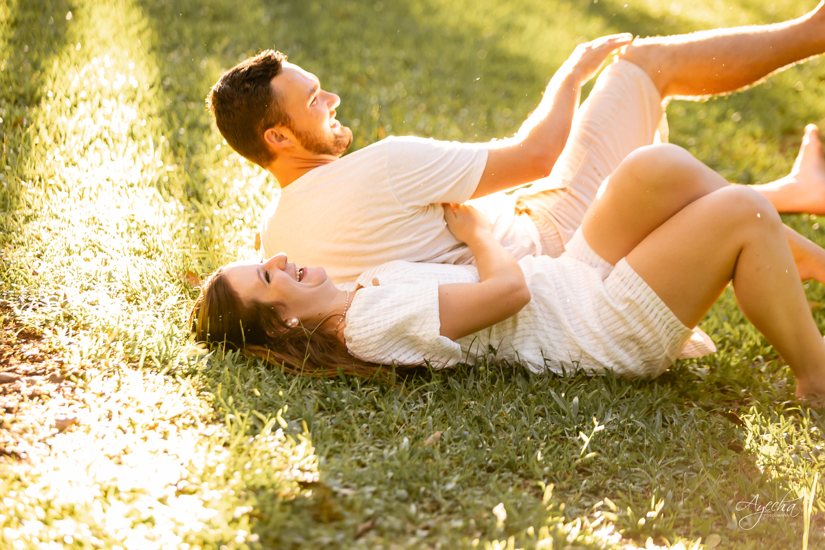 pré wedding Curitiba, ensaio pré-casamento Campo Largo, fotógrafo pré wedding Curitiba, fotos casal retrô, fusca ensaio fotográfico, fotógrafo Campo Largo, fotos casamento Curitiba, ensaio noivo noiva Curitiba, fotos criativas Curitiba, ensaio capela Curi