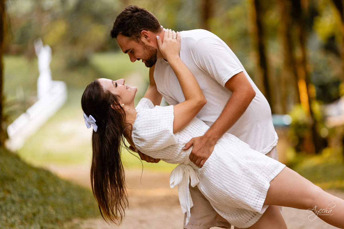 pré wedding Curitiba, ensaio pré-casamento Campo Largo, fotógrafo pré wedding Curitiba, fotos casal retrô, fusca ensaio fotográfico, fotógrafo Campo Largo, fotos casamento Curitiba, ensaio noivo noiva Curitiba, fotos criativas Curitiba, ensaio capela Curi