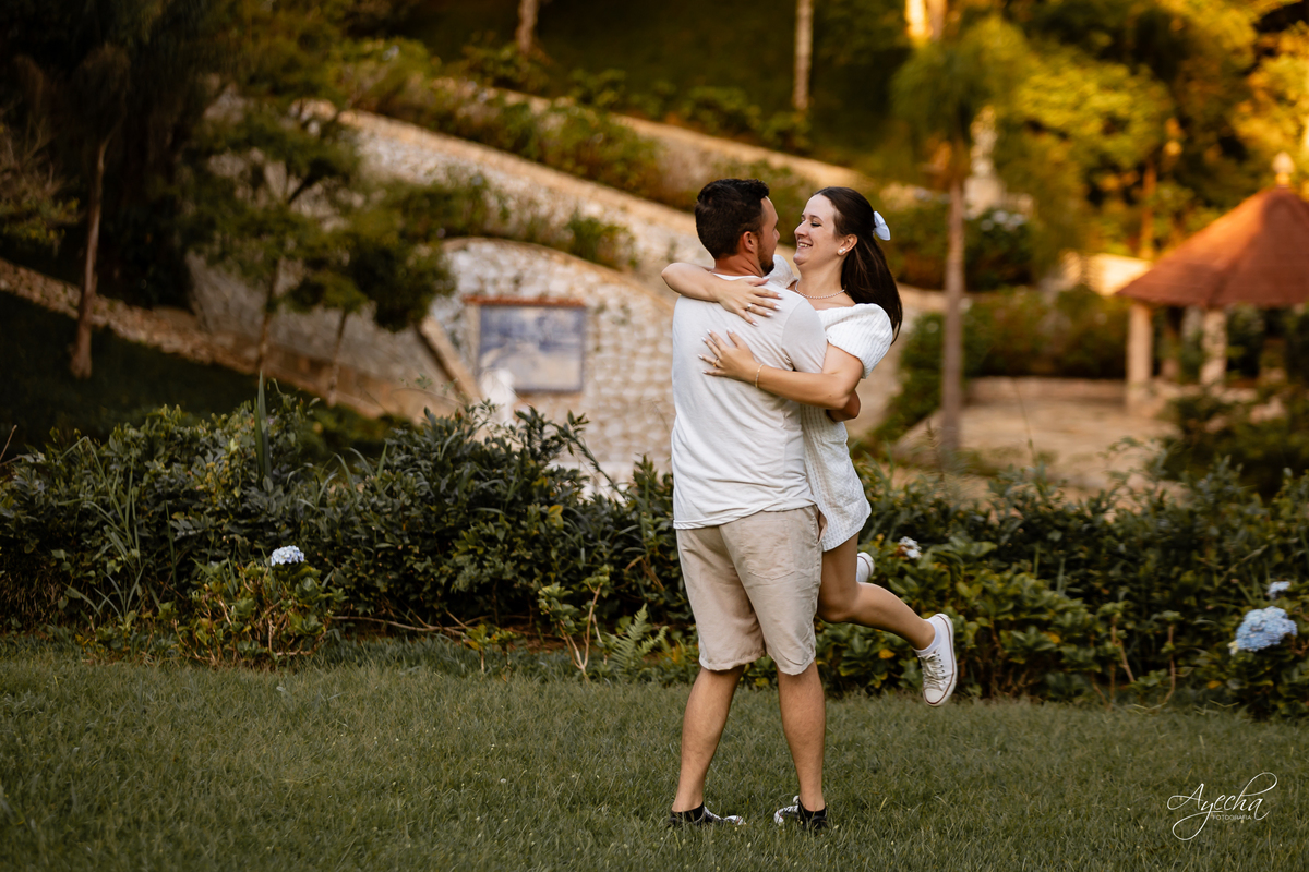pré wedding Curitiba, ensaio pré-casamento Campo Largo, fotógrafo pré wedding Curitiba, fotos casal retrô, fusca ensaio fotográfico, fotógrafo Campo Largo, fotos casamento Curitiba, ensaio noivo noiva Curitiba, fotos criativas Curitiba, ensaio capela Curi