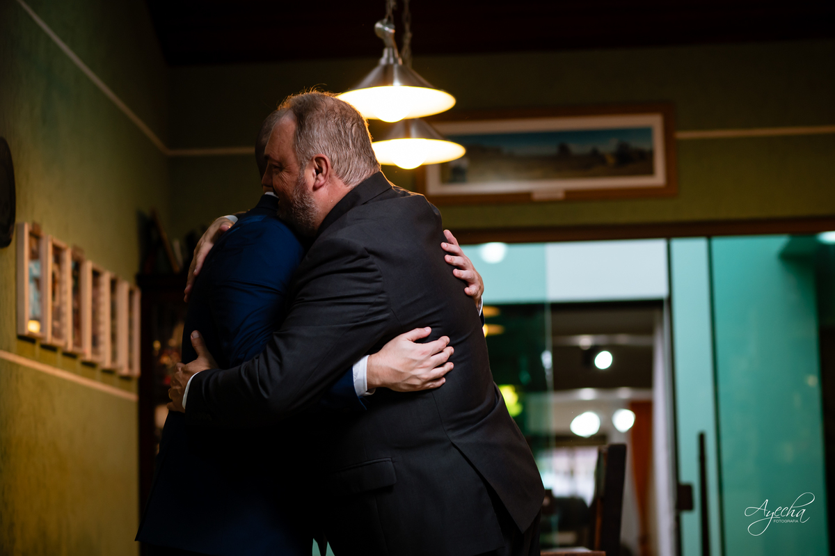 casamento clássico Curitiba, fotógrafo casamento luxo Curitiba, casamento Clube Curitibano, fotógrafa casamentos elegantes, cerimonial Ademir Rodrigues, fotos casamento sofisticado, fotógrafa Curitiba premium, casamento alto padrão Curitiba, noiva vestido