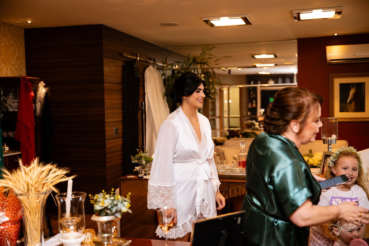 casamento clássico Curitiba, fotógrafo casamento luxo Curitiba, casamento Clube Curitibano, fotógrafa casamentos elegantes, cerimonial Ademir Rodrigues, fotos casamento sofisticado, fotógrafa Curitiba premium, casamento alto padrão Curitiba, noiva vestido