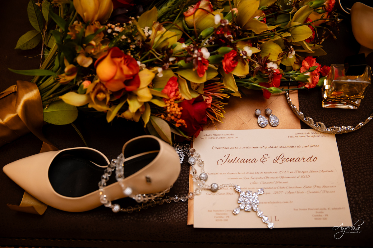 casamento clássico Curitiba, fotógrafo casamento luxo Curitiba, casamento Clube Curitibano, fotógrafa casamentos elegantes, cerimonial Ademir Rodrigues, fotos casamento sofisticado, fotógrafa Curitiba premium, casamento alto padrão Curitiba, noiva vestido
