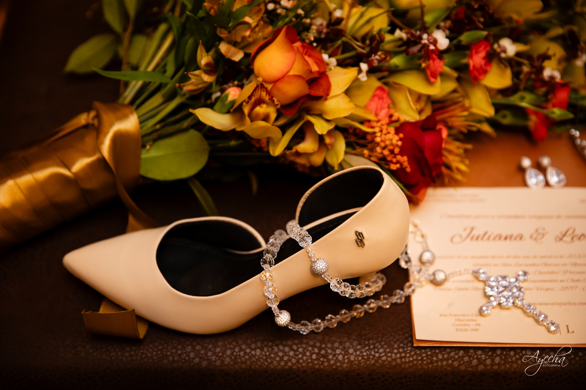 casamento clássico Curitiba, fotógrafo casamento luxo Curitiba, casamento Clube Curitibano, fotógrafa casamentos elegantes, cerimonial Ademir Rodrigues, fotos casamento sofisticado, fotógrafa Curitiba premium, casamento alto padrão Curitiba, noiva vestido