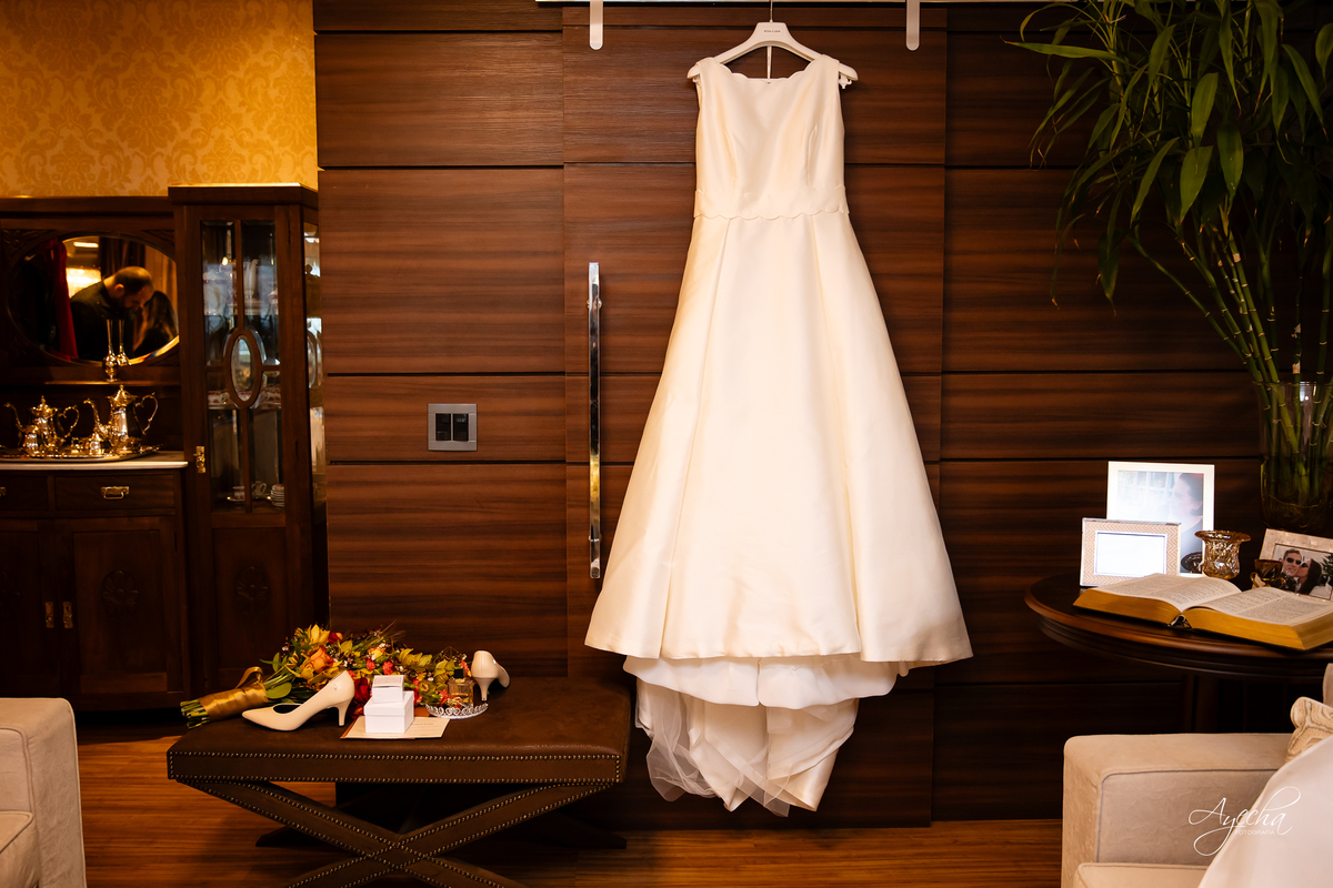 casamento clássico Curitiba, fotógrafo casamento luxo Curitiba, casamento Clube Curitibano, fotógrafa casamentos elegantes, cerimonial Ademir Rodrigues, fotos casamento sofisticado, fotógrafa Curitiba premium, casamento alto padrão Curitiba, noiva vestido