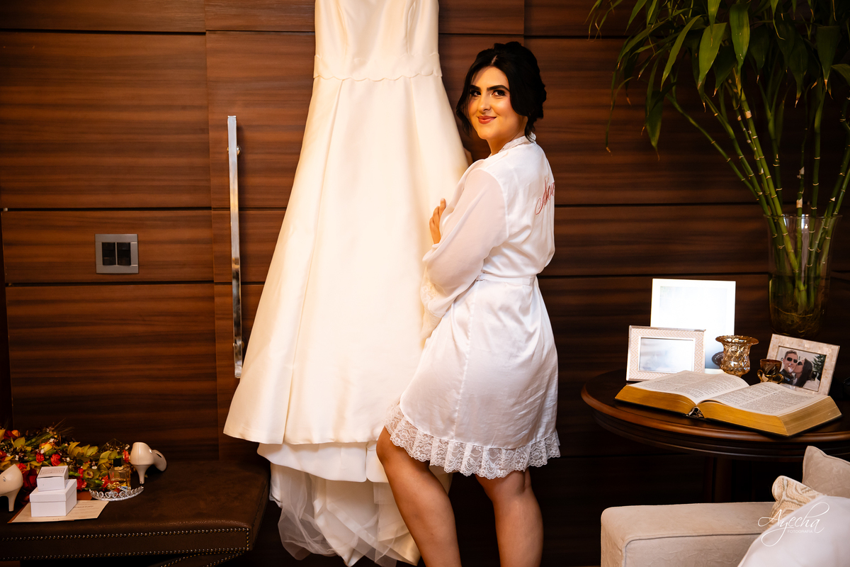 casamento clássico Curitiba, fotógrafo casamento luxo Curitiba, casamento Clube Curitibano, fotógrafa casamentos elegantes, cerimonial Ademir Rodrigues, fotos casamento sofisticado, fotógrafa Curitiba premium, casamento alto padrão Curitiba, noiva vestido