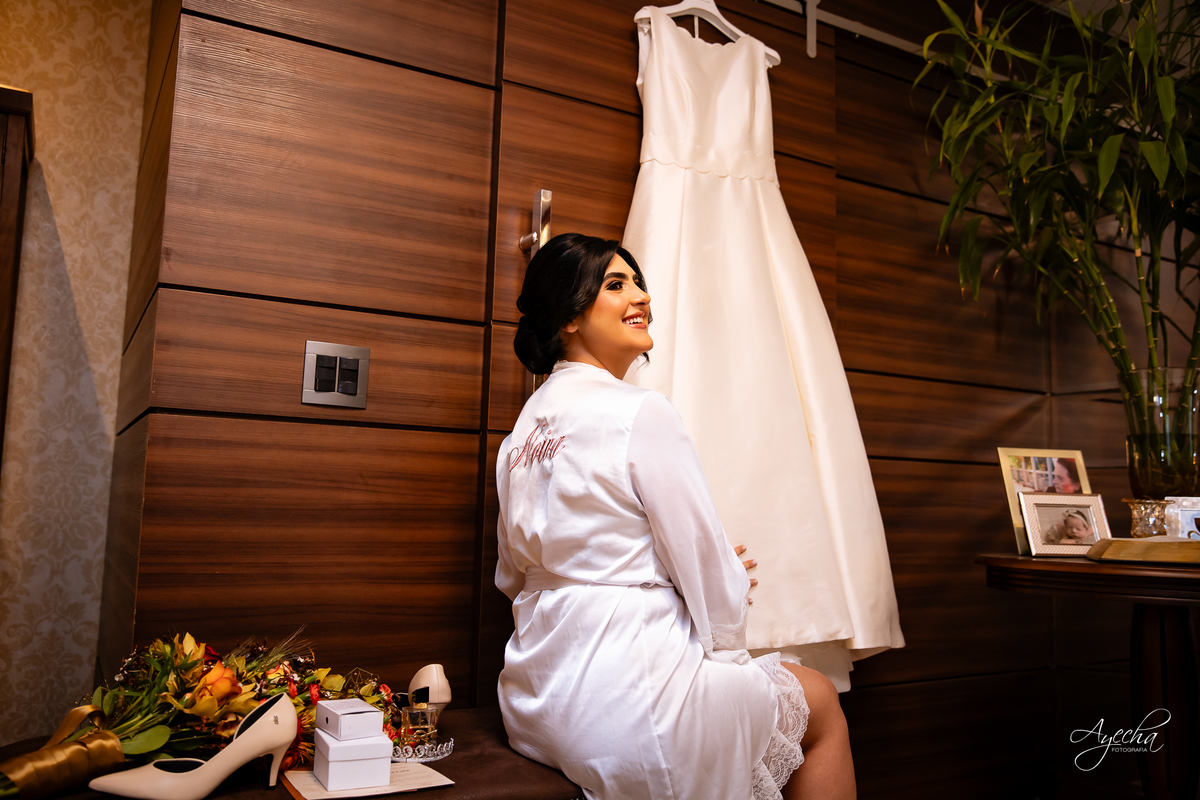 casamento clássico Curitiba, fotógrafo casamento luxo Curitiba, casamento Clube Curitibano, fotógrafa casamentos elegantes, cerimonial Ademir Rodrigues, fotos casamento sofisticado, fotógrafa Curitiba premium, casamento alto padrão Curitiba, noiva vestido