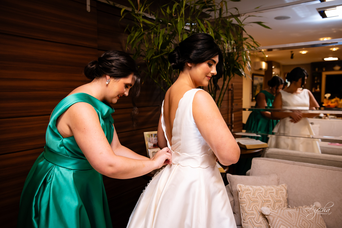 casamento clássico Curitiba, fotógrafo casamento luxo Curitiba, casamento Clube Curitibano, fotógrafa casamentos elegantes, cerimonial Ademir Rodrigues, fotos casamento sofisticado, fotógrafa Curitiba premium, casamento alto padrão Curitiba, noiva vestido