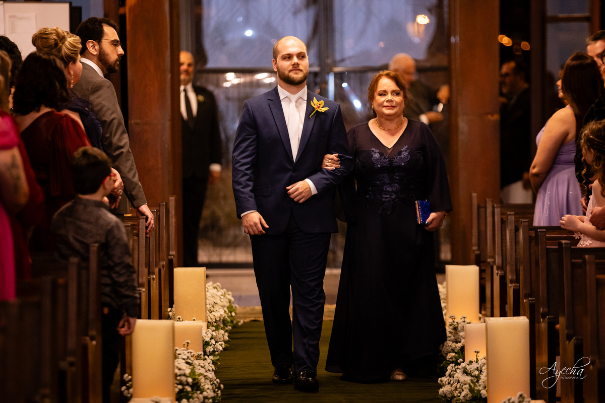 casamento clássico Curitiba, fotógrafo casamento luxo Curitiba, casamento Clube Curitibano, fotógrafa casamentos elegantes, cerimonial Ademir Rodrigues, fotos casamento sofisticado, fotógrafa Curitiba premium, casamento alto padrão Curitiba, noiva vestido