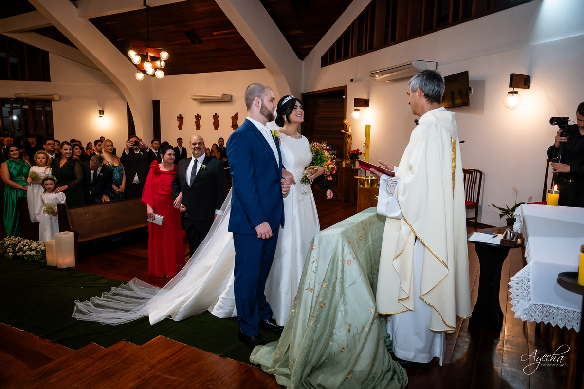 casamento clássico Curitiba, fotógrafo casamento luxo Curitiba, casamento Clube Curitibano, fotógrafa casamentos elegantes, cerimonial Ademir Rodrigues, fotos casamento sofisticado, fotógrafa Curitiba premium, casamento alto padrão Curitiba, noiva seda