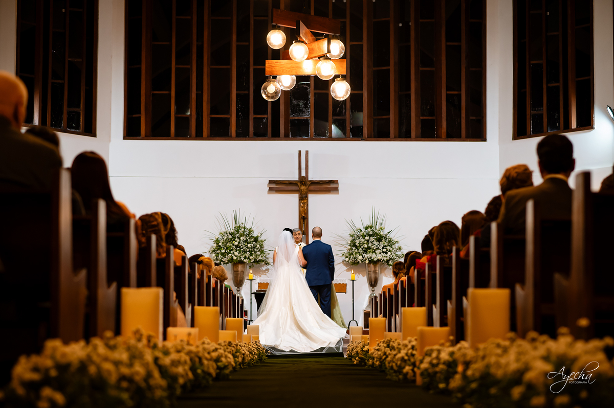 casamento clássico Curitiba, fotógrafo casamento luxo Curitiba, casamento Clube Curitibano, fotógrafa casamentos elegantes, cerimonial Ademir Rodrigues, fotos casamento sofisticado, fotógrafa Curitiba premium, casamento alto padrão Curitiba, noiva seda