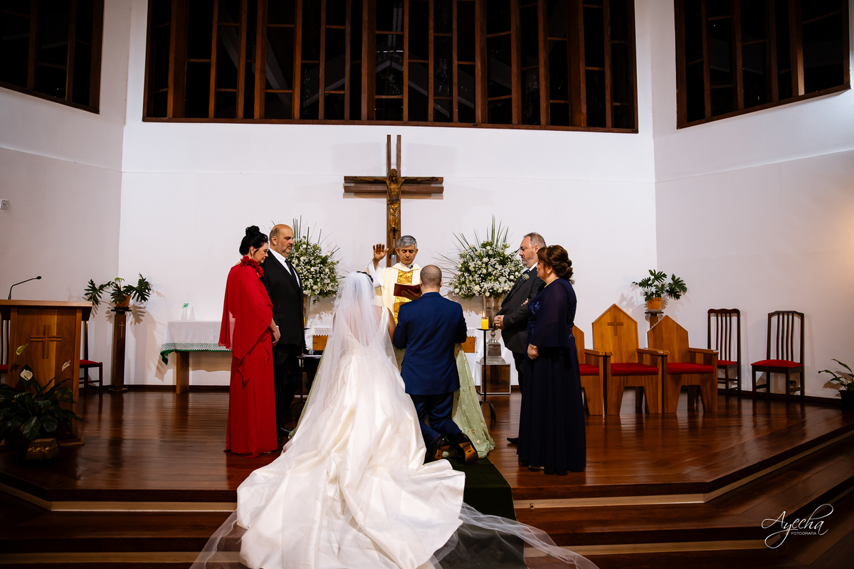 casamento clássico Curitiba, fotógrafo casamento luxo Curitiba, casamento Clube Curitibano, fotógrafa casamentos elegantes, cerimonial Ademir Rodrigues, fotos casamento sofisticado, fotógrafa Curitiba premium, casamento alto padrão Curitiba, noiva seda