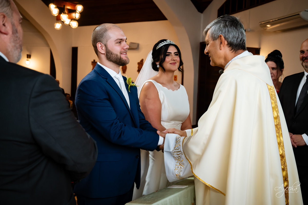 casamento clássico Curitiba, fotógrafo casamento luxo Curitiba, casamento Clube Curitibano, fotógrafa casamentos elegantes, cerimonial Ademir Rodrigues, fotos casamento sofisticado, fotógrafa Curitiba premium, casamento alto padrão Curitiba, noiva seda