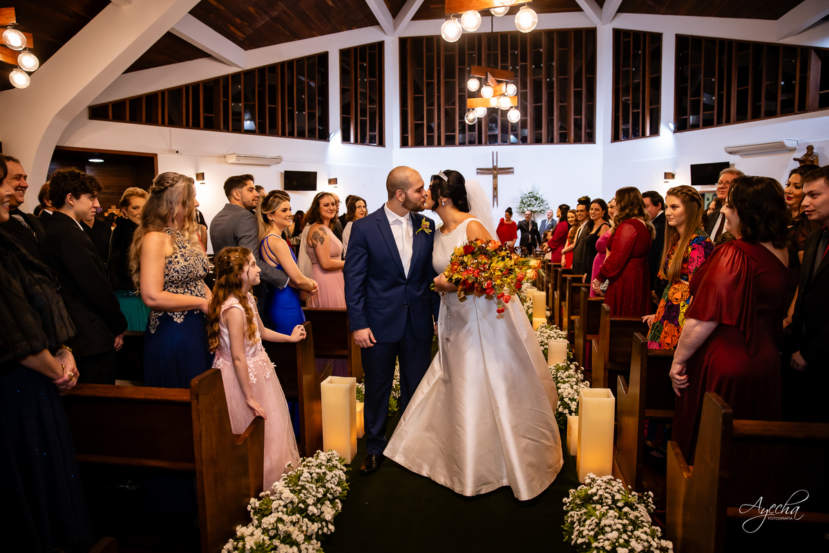 casamento clássico Curitiba, fotógrafo casamento luxo Curitiba, casamento Clube Curitibano, fotógrafa casamentos elegantes, cerimonial Ademir Rodrigues, fotos casamento sofisticado, fotógrafa Curitiba premium, casamento alto padrão Curitiba, noiva seda