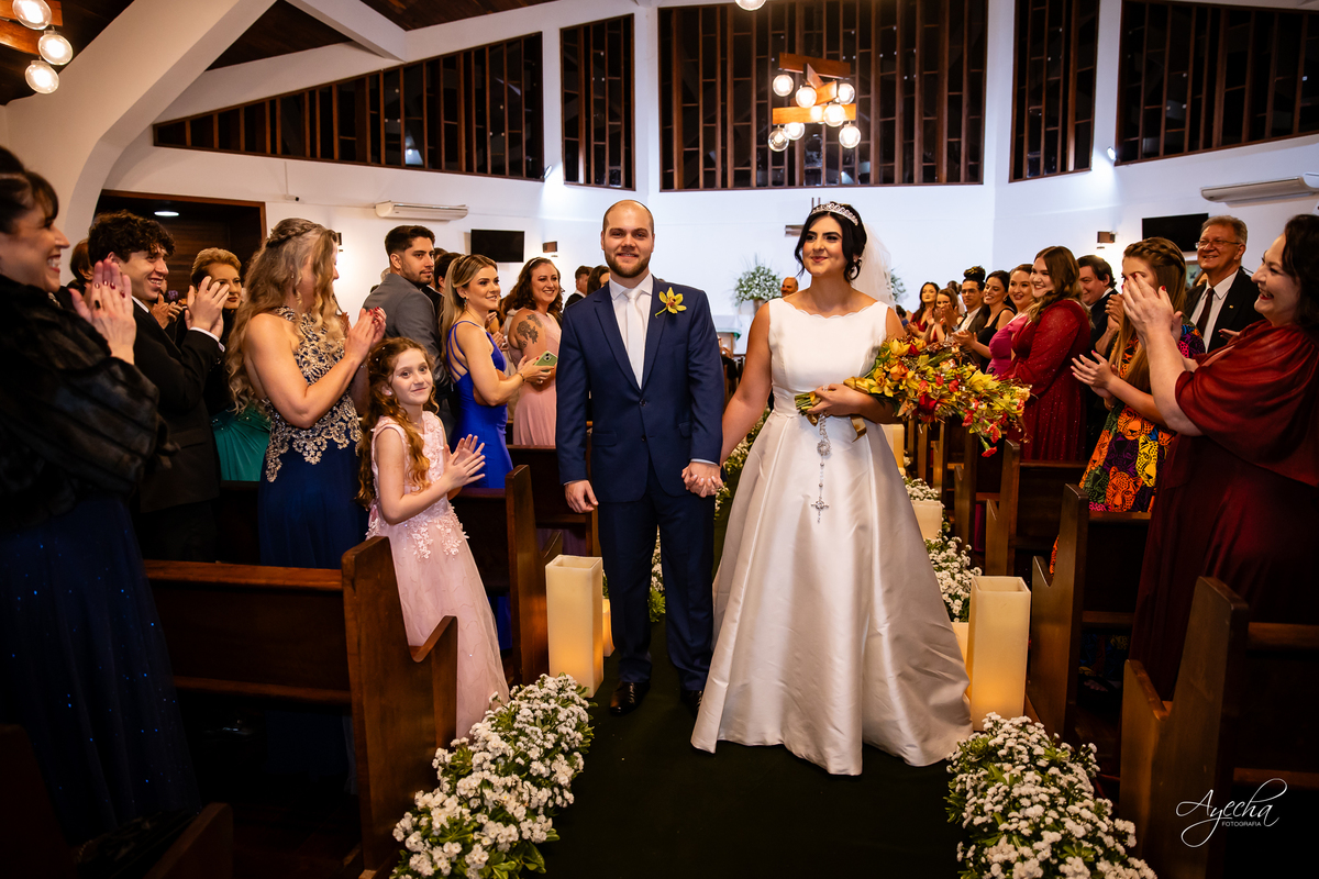 casamento clássico Curitiba, fotógrafo casamento luxo Curitiba, casamento Clube Curitibano, fotógrafa casamentos elegantes, cerimonial Ademir Rodrigues, fotos casamento sofisticado, fotógrafa Curitiba premium, casamento alto padrão Curitiba, noiva seda