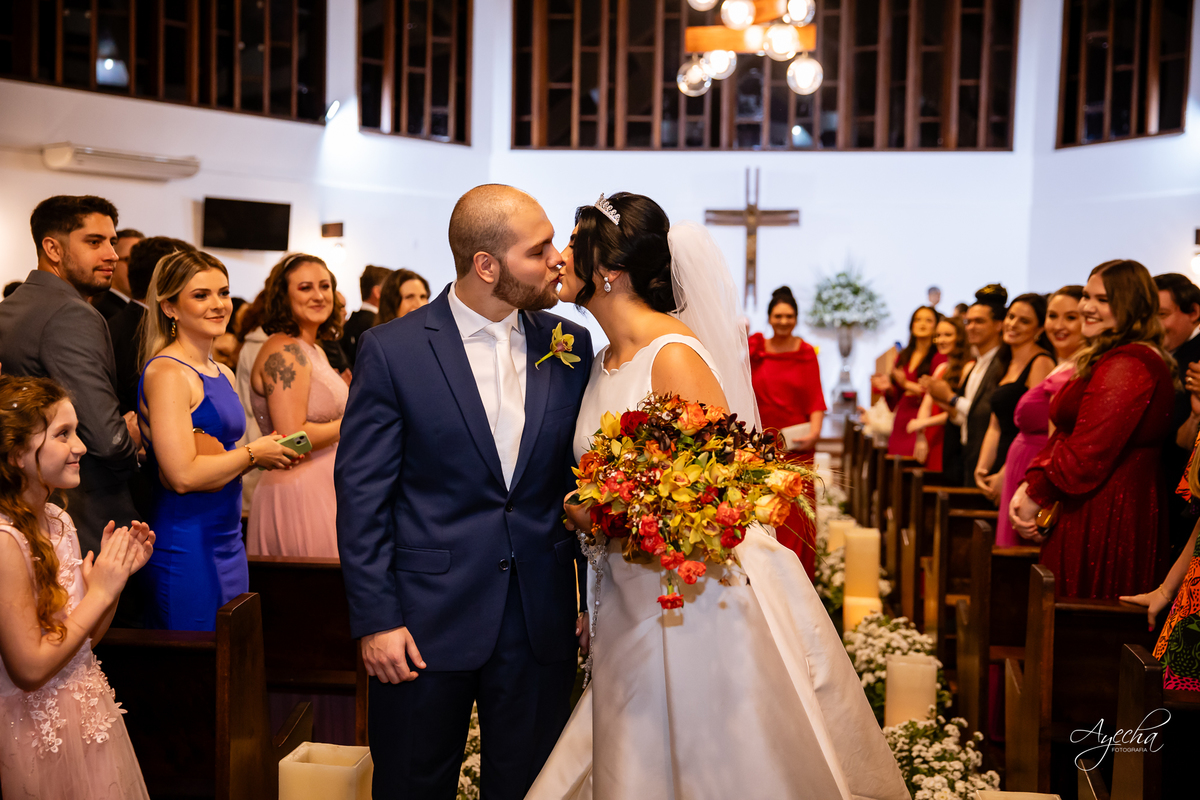 casamento clássico Curitiba, fotógrafo casamento luxo Curitiba, casamento Clube Curitibano, fotógrafa casamentos elegantes, cerimonial Ademir Rodrigues, fotos casamento sofisticado, fotógrafa Curitiba premium, casamento alto padrão Curitiba, noiva seda