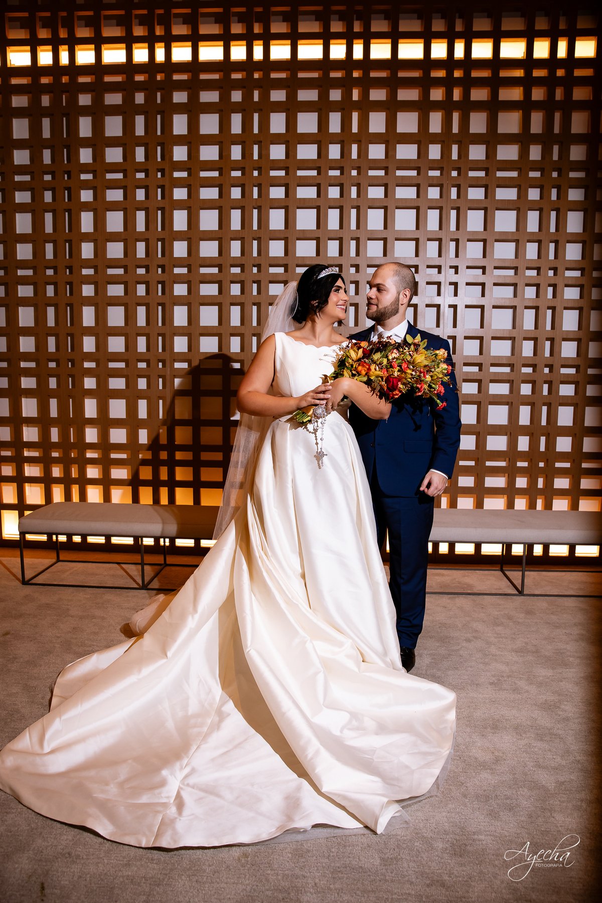 casamento clássico Curitiba, fotógrafo casamento luxo Curitiba, casamento Clube Curitibano, fotógrafa casamentos elegantes, cerimonial Ademir Rodrigues, fotos casamento sofisticado, fotógrafa Curitiba premium, casamento alto padrão Curitiba, noiva seda