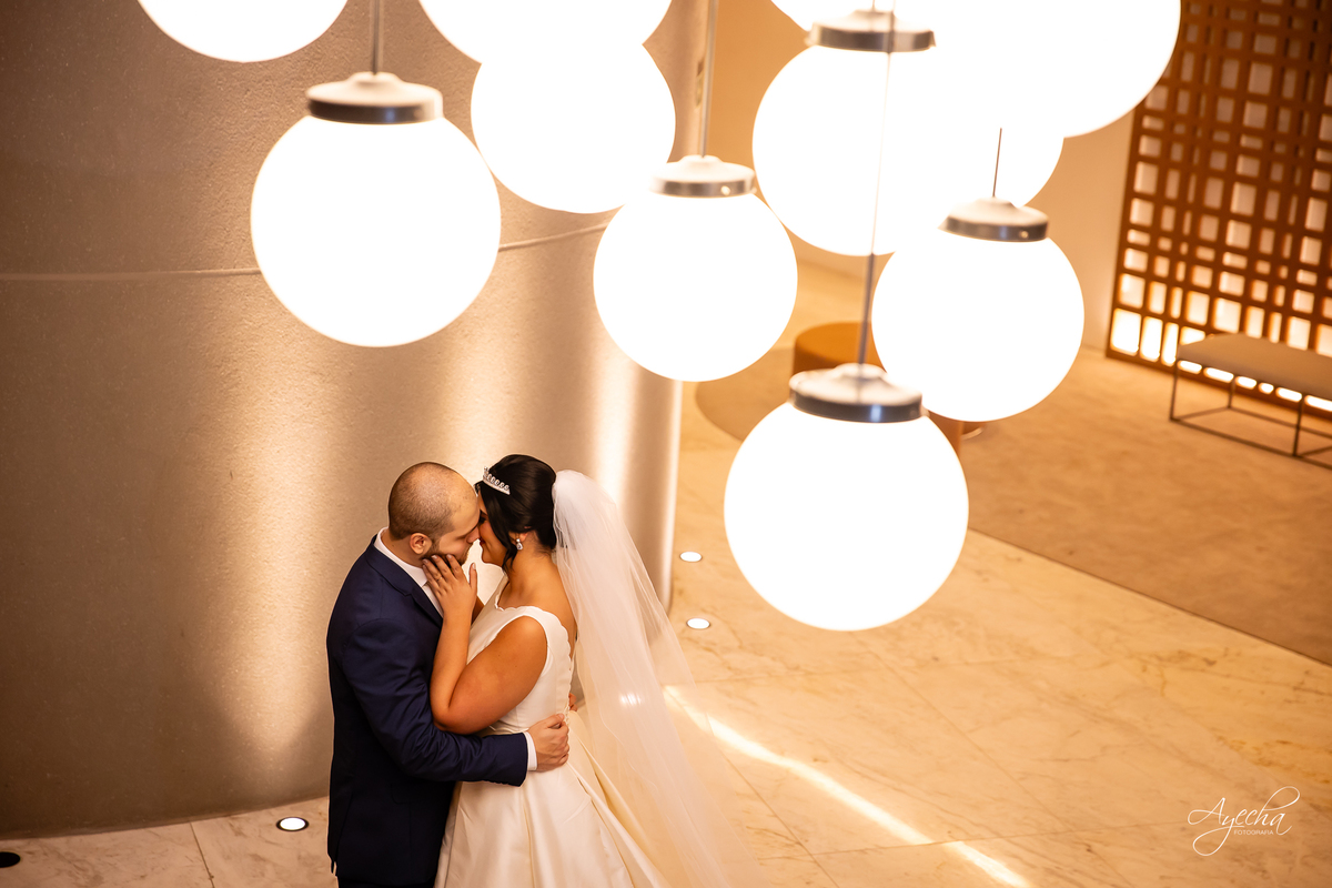 casamento clássico Curitiba, fotógrafo casamento luxo Curitiba, casamento Clube Curitibano, fotógrafa casamentos elegantes, cerimonial Ademir Rodrigues, fotos casamento sofisticado, fotógrafa Curitiba premium, casamento alto padrão Curitiba, noiva seda