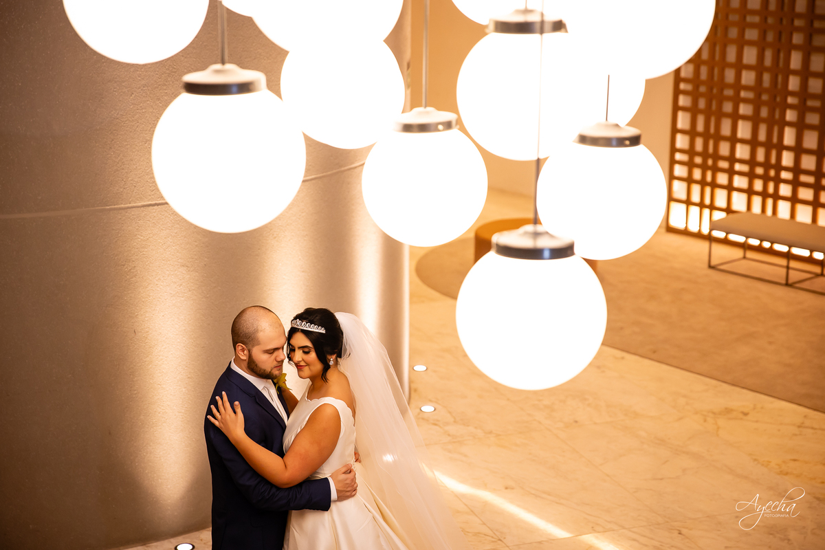 casamento clássico Curitiba, fotógrafo casamento luxo Curitiba, casamento Clube Curitibano, fotógrafa casamentos elegantes, cerimonial Ademir Rodrigues, fotos casamento sofisticado, fotógrafa Curitiba premium, casamento alto padrão Curitiba, noiva seda