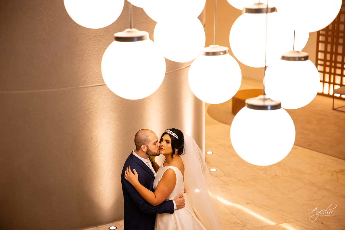 casamento clássico Curitiba, fotógrafo casamento luxo Curitiba, casamento Clube Curitibano, fotógrafa casamentos elegantes, cerimonial Ademir Rodrigues, fotos casamento sofisticado, fotógrafa Curitiba premium, casamento alto padrão Curitiba, noiva seda