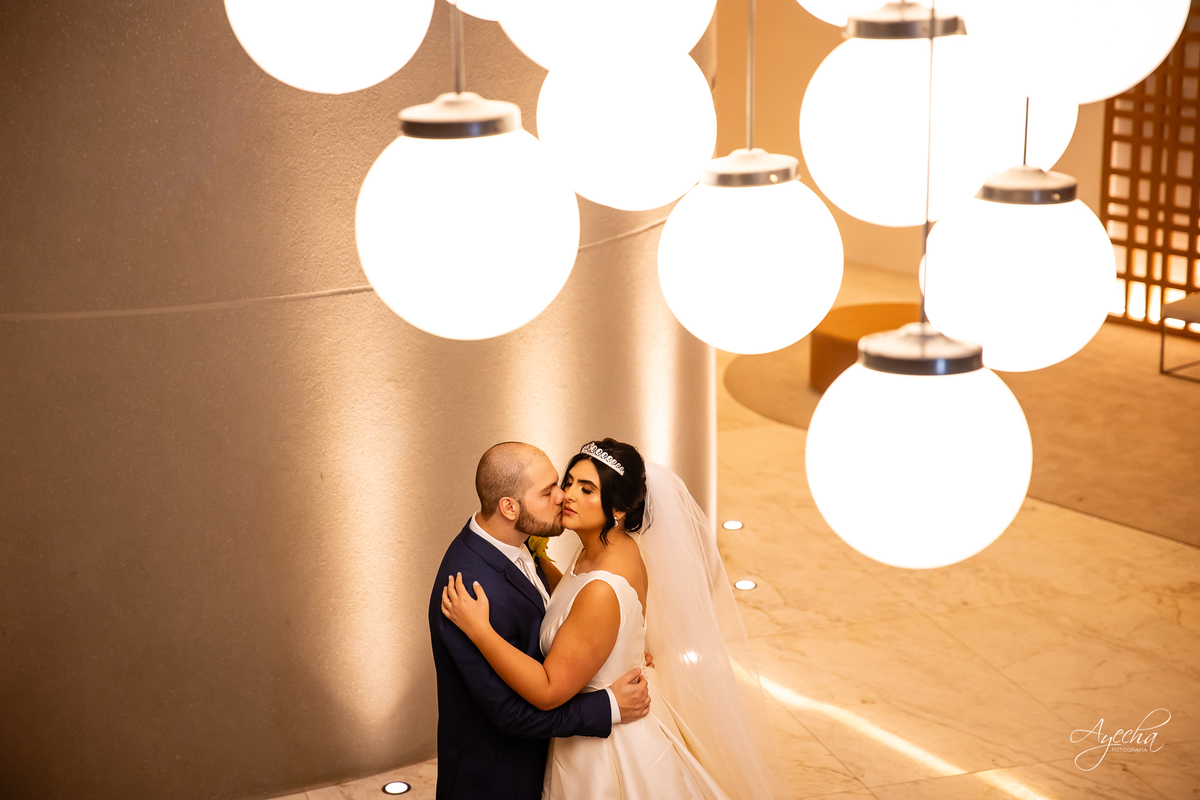 casamento clássico Curitiba, fotógrafo casamento luxo Curitiba, casamento Clube Curitibano, fotógrafa casamentos elegantes, cerimonial Ademir Rodrigues, fotos casamento sofisticado, fotógrafa Curitiba premium, casamento alto padrão Curitiba, noiva seda