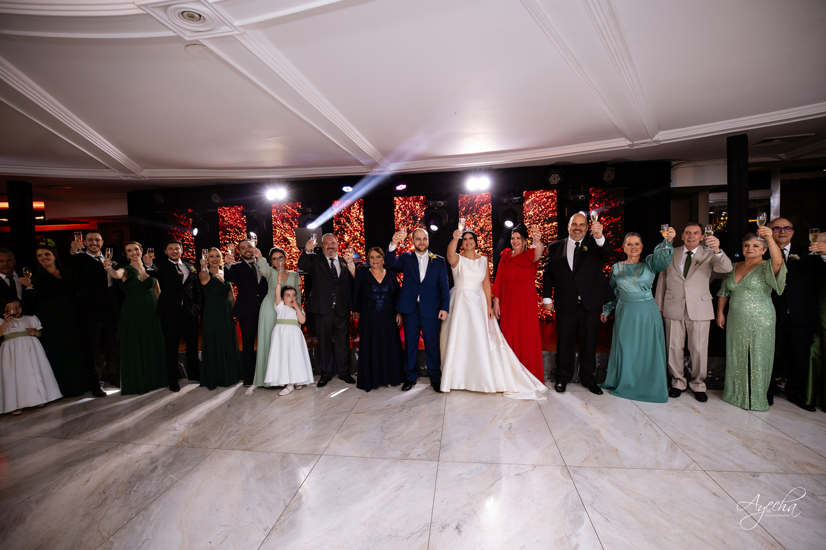 casamento clássico Curitiba, fotógrafo casamento luxo Curitiba, casamento Clube Curitibano, fotógrafa casamentos elegantes, cerimonial Ademir Rodrigues, fotos casamento sofisticado, fotógrafa Curitiba premium, casamento alto padrão Curitiba, noiva seda