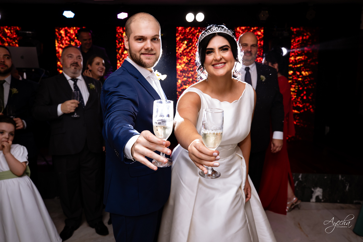 casamento clássico Curitiba, fotógrafo casamento luxo Curitiba, casamento Clube Curitibano, fotógrafa casamentos elegantes, cerimonial Ademir Rodrigues, fotos casamento sofisticado, fotógrafa Curitiba premium, casamento alto padrão Curitiba, noiva seda