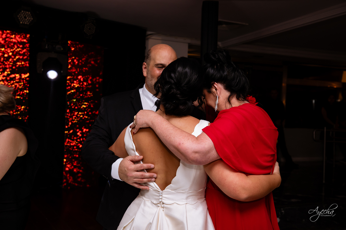 casamento clássico Curitiba, fotógrafo casamento luxo Curitiba, casamento Clube Curitibano, fotógrafa casamentos elegantes, cerimonial Ademir Rodrigues, fotos casamento sofisticado, fotógrafa Curitiba premium, casamento alto padrão Curitiba, noiva seda