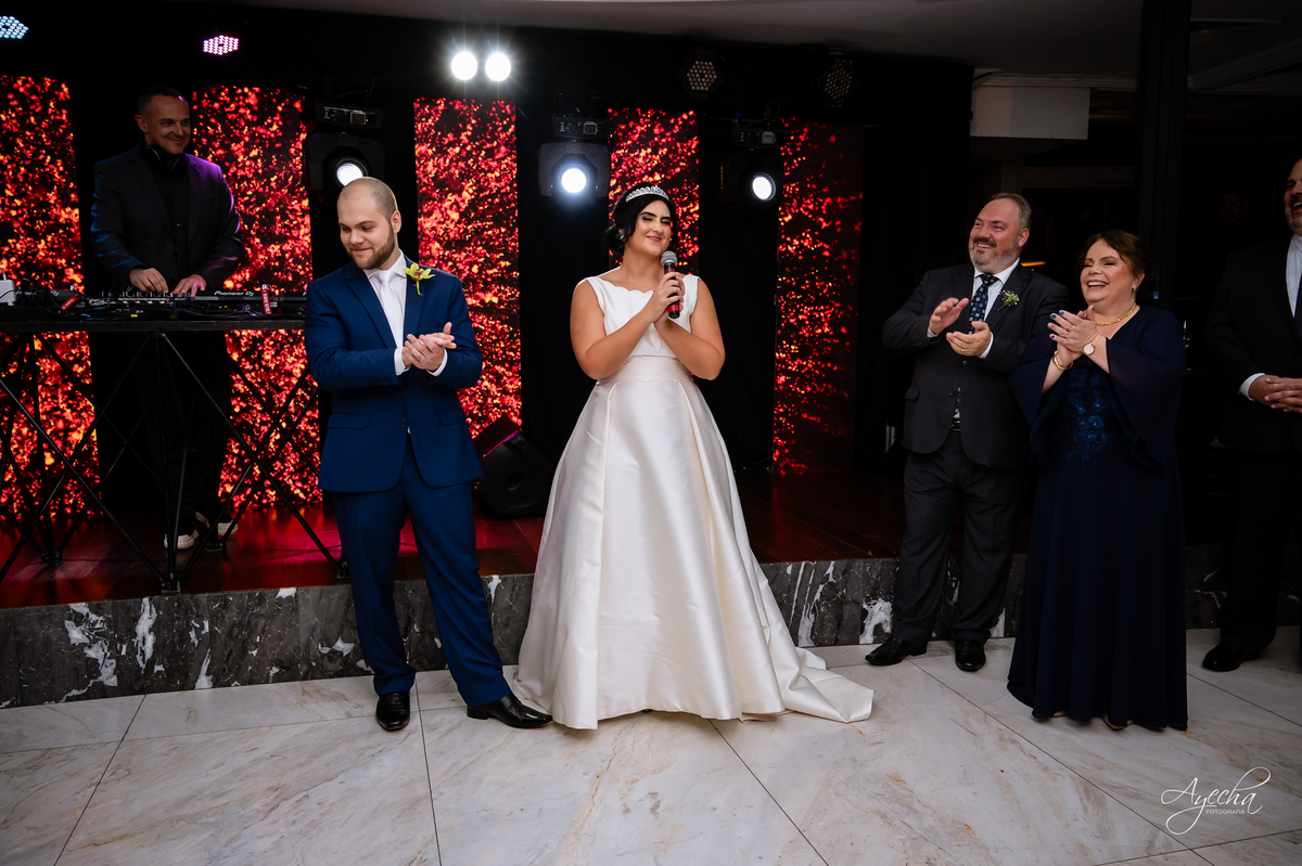 casamento clássico Curitiba, fotógrafo casamento luxo Curitiba, casamento Clube Curitibano, fotógrafa casamentos elegantes, cerimonial Ademir Rodrigues, fotos casamento sofisticado, fotógrafa Curitiba premium, casamento alto padrão Curitiba, noiva seda