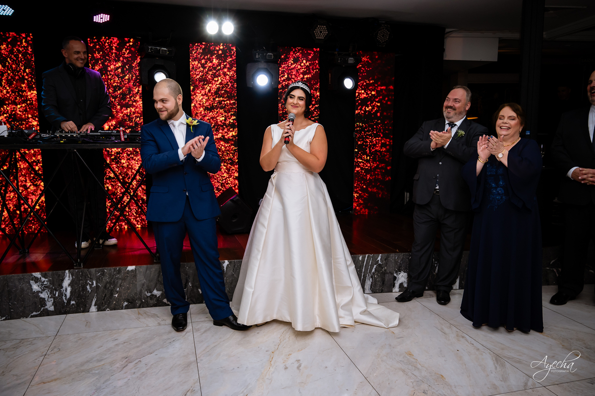 casamento clássico Curitiba, fotógrafo casamento luxo Curitiba, casamento Clube Curitibano, fotógrafa casamentos elegantes, cerimonial Ademir Rodrigues, fotos casamento sofisticado, fotógrafa Curitiba premium, casamento alto padrão Curitiba, noiva seda