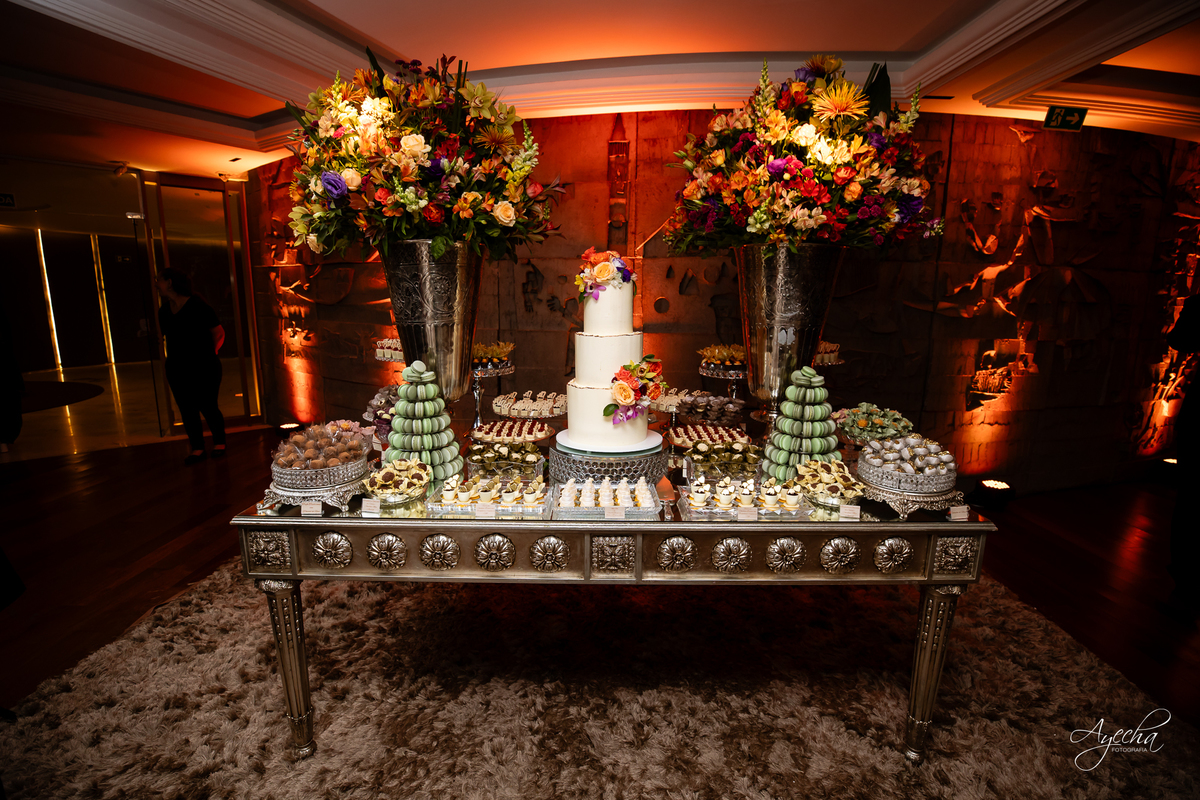 casamento clássico Curitiba, fotógrafo casamento luxo Curitiba, casamento Clube Curitibano, fotógrafa casamentos elegantes, cerimonial Ademir Rodrigues, fotos casamento sofisticado, fotógrafa Curitiba premium, casamento alto padrão Curitiba, noiva seda