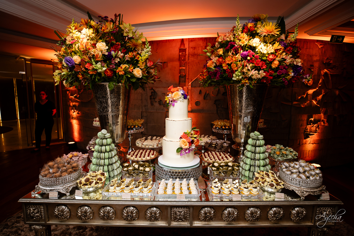 casamento clássico Curitiba, fotógrafo casamento luxo Curitiba, casamento Clube Curitibano, fotógrafa casamentos elegantes, cerimonial Ademir Rodrigues, fotos casamento sofisticado, fotógrafa Curitiba premium, casamento alto padrão Curitiba, noiva seda