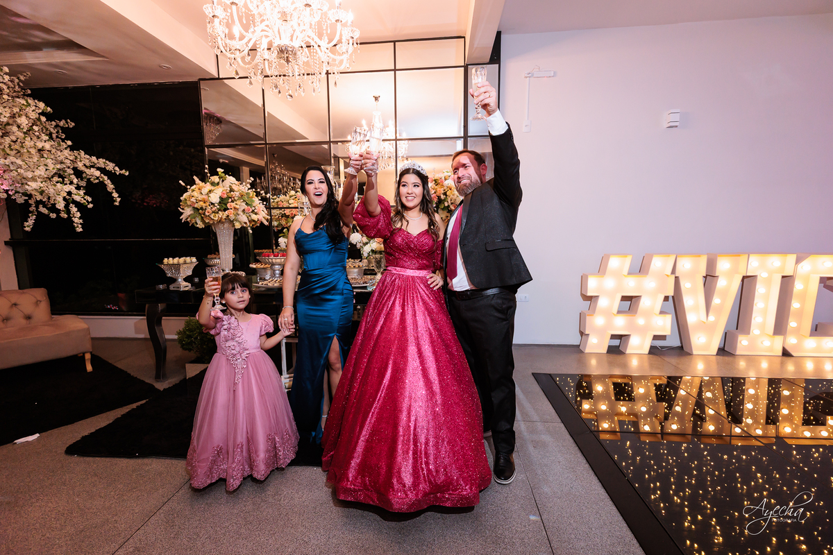 fotografia festa 15 anos Curitiba, fotógrafo debutante Curitiba, ensaio debutante, festa 15 anos Colombo, fotógrafo debutante alto padrão, fotos elegantes debutantes Curitiba, cobertura festa debutante, debutante Curitiba; Quinta Betel Fotos