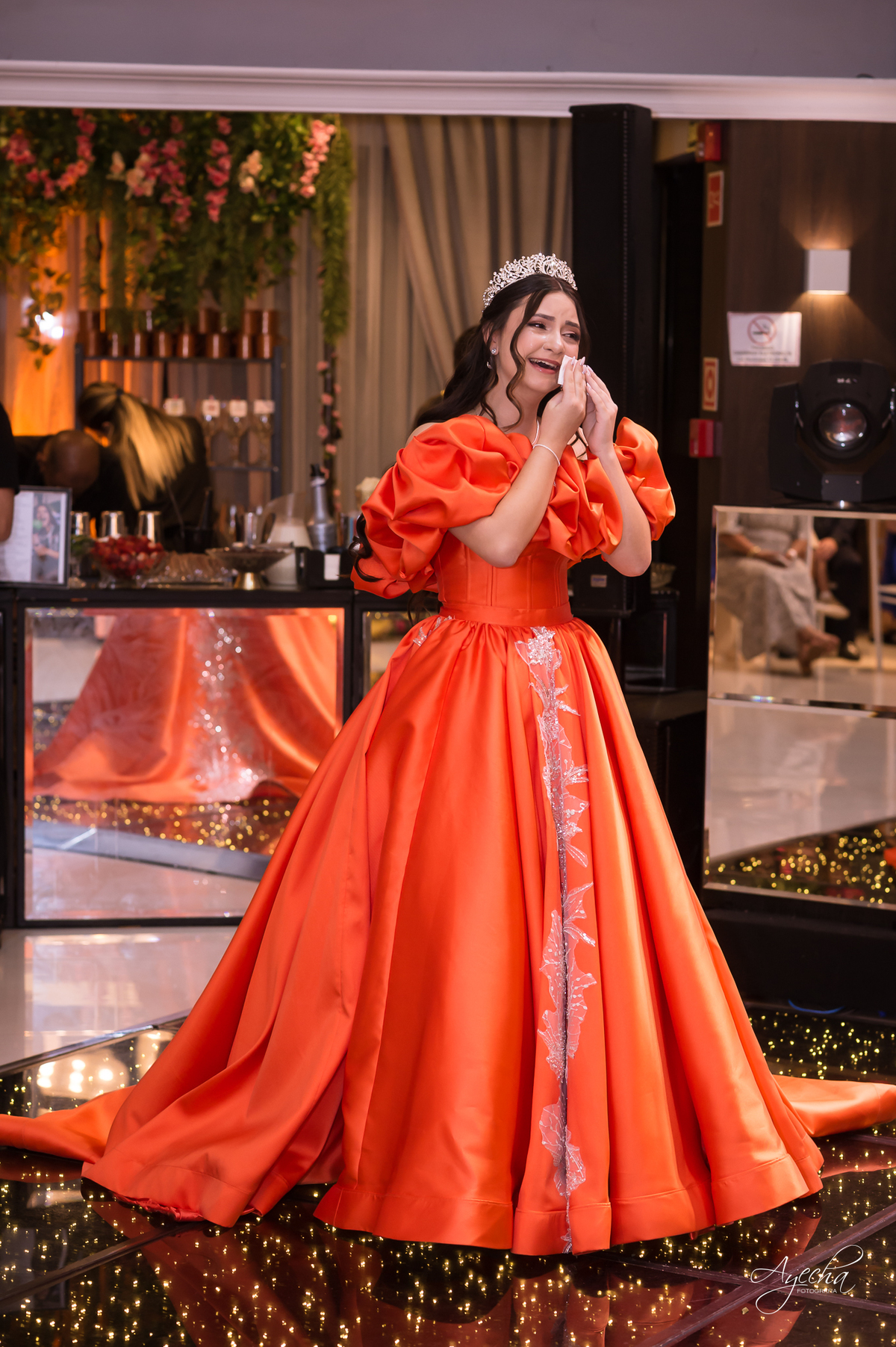 15 anos Curitiba; Fotografos 15 anos Curitiba; Villagio Di Trento; Festa de 15 anos; Debutantes Curitiba; Melhores Fotografos Curitiba; Decoração; Dança Pista Debutante; 15 anos Curitiba;Ideias 15 anos; Eventos Curitiba; Vestido Debutante; Ensaio 15 anos;