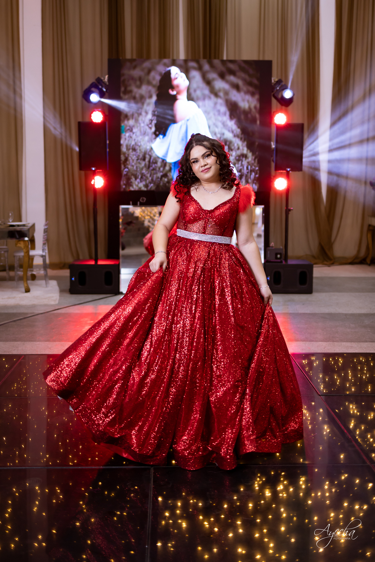 15 anos; debutante; Cerezzo Eventos Curitiba; Fotógrafo Curitiba; Fotos 15 anos Curitiba; Vestido debutante; Fotos de festa; melho fotografo de 15 anos de Curitiba; espaço para eventos Curitiba; Decoração 15 anos, Valsa 15; Pista 1