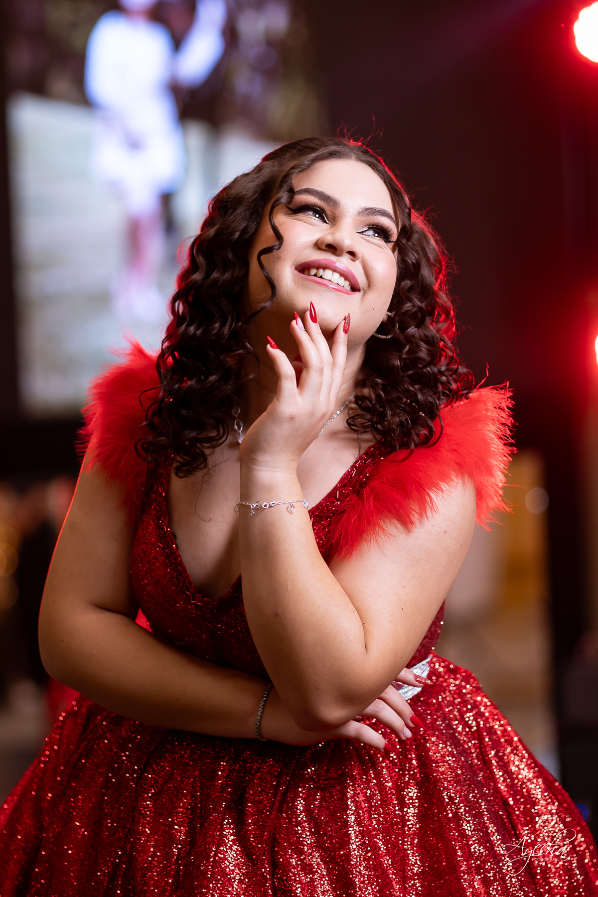 15 anos; debutante; Cerezzo Eventos Curitiba; Fotógrafo Curitiba; Fotos 15 anos Curitiba; Vestido debutante; Fotos de festa; melho fotografo de 15 anos; Debutante vermelho;  espaço para eventos Curitiba; Decoração 15 anos, Valsa 15; 