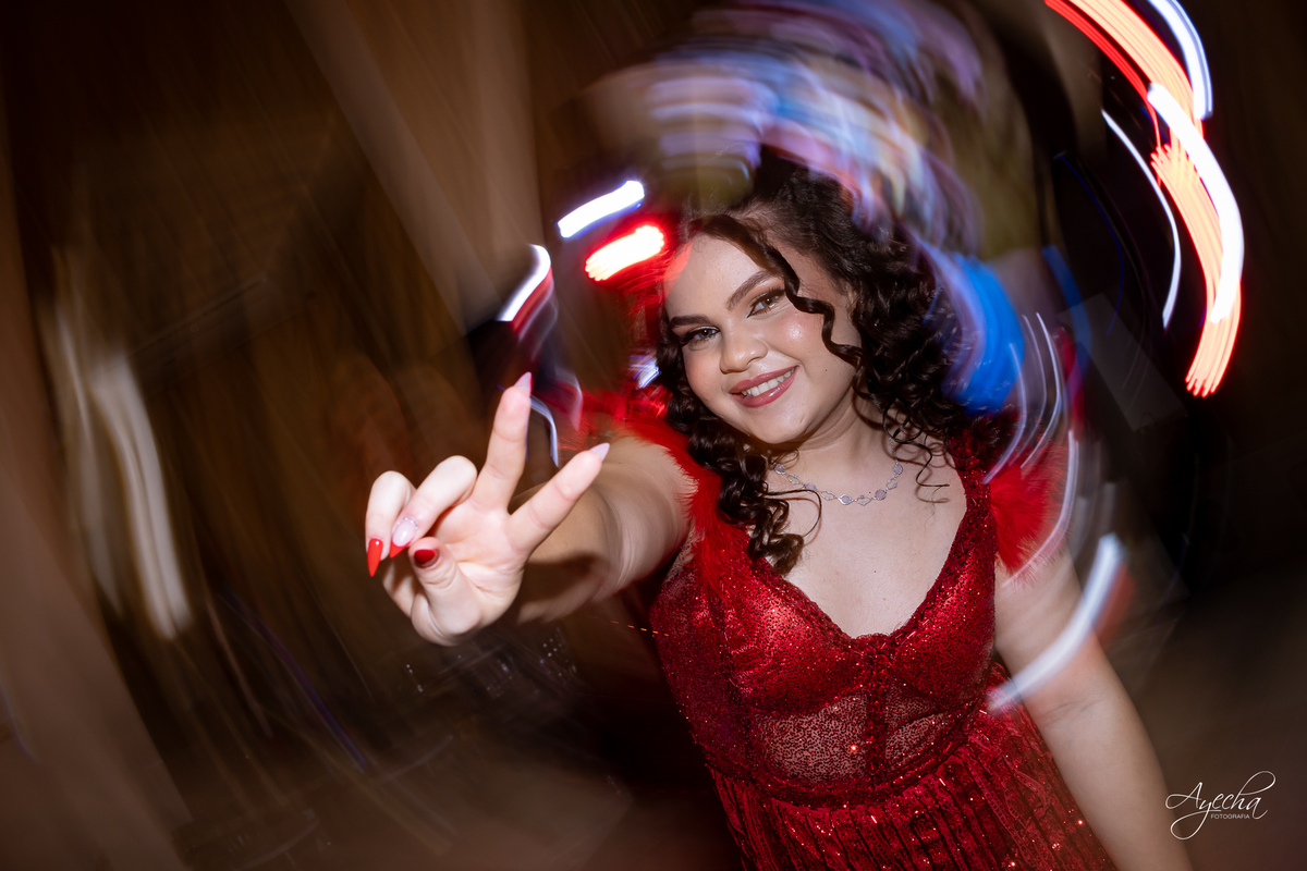 15 anos; debutante; Cerezzo Eventos Curitiba; Fotógrafo Curitiba; Fotos 15 anos Curitiba; Vestido debutante; Fotos de festa; melho fotografo de 15 anos; Debutante vermelho;  espaço para eventos Curitiba; Decoração 15 anos, Valsa 15; DJ 15 anos