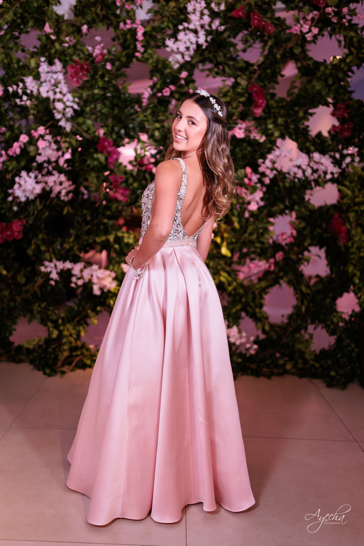 Debutante elegante; Debutante luxo; 15 anos de luxo; fotos debutante; fotos 15 anos; eventos Curitiba; Maggiore Evento, 15 anos Maggiore; Casamento Maggiore; Barigui Eventos; Decoração 15 anos; Cerimonial 15 anos; Vestido debutante; vestido rosa