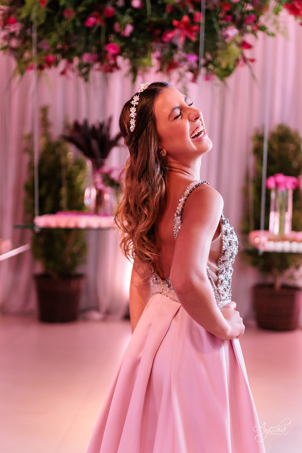 Debutante elegante; Debutante luxo; 15 anos de luxo; fotos debutante; fotos 15 anos; eventos Curitiba; Maggiore Evento, 15 anos Maggiore; Casamento Maggiore; Barigui Eventos; Decoração 15 anos; Cerimonial 15 anos; Vestido debutante; vestido rosa