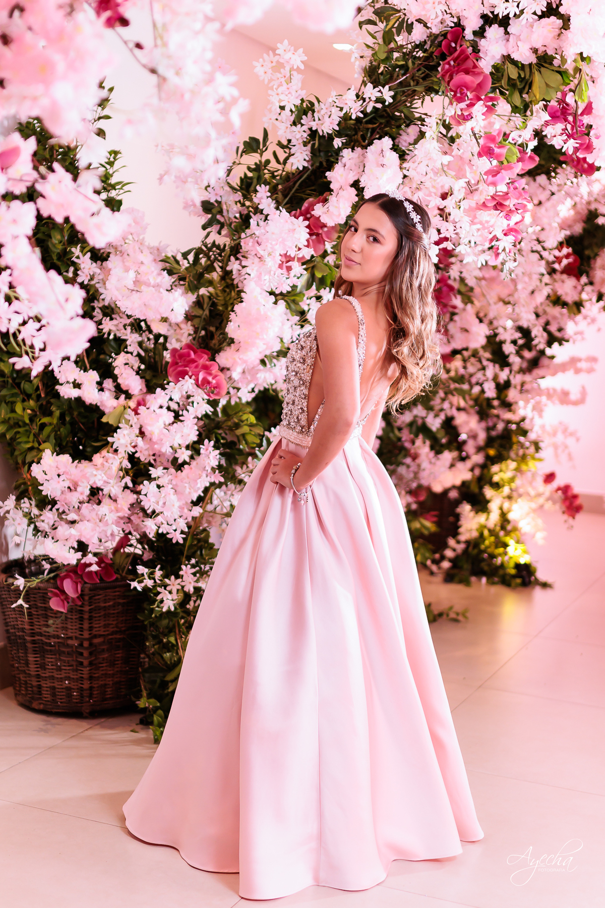 Debutante elegante; Debutante luxo; 15 anos de luxo; fotos debutante; fotos 15 anos; eventos Curitiba; Maggiore Evento, 15 anos Maggiore; Casamento Maggiore; Barigui Eventos; Decoração 15 anos; Cerimonial 15 anos; Vestido debutante; vestido rosa