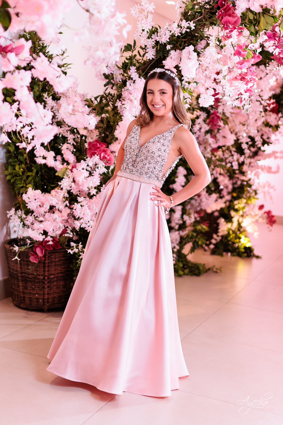 Debutante elegante; Debutante luxo; 15 anos de luxo; fotos debutante; fotos 15 anos; eventos Curitiba; Maggiore Evento, 15 anos Maggiore; Casamento Maggiore; Barigui Eventos; Decoração 15 anos; Cerimonial 15 anos; Vestido debutante; vestido rosa