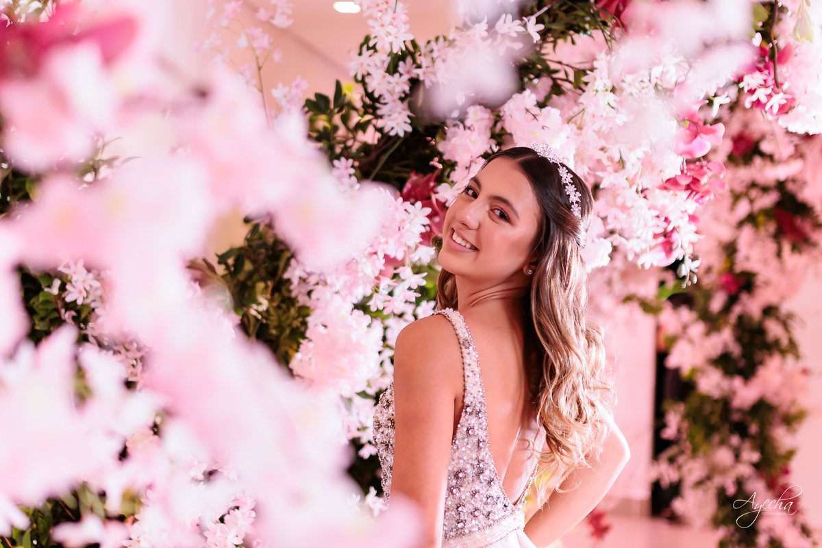 Debutante elegante; Debutante luxo; 15 anos de luxo; fotos debutante; fotos 15 anos; eventos Curitiba; Maggiore Evento, 15 anos Maggiore; Casamento Maggiore; Barigui Eventos; Decoração 15 anos; Cerimonial 15 anos; Vestido debutante; vestido rosa