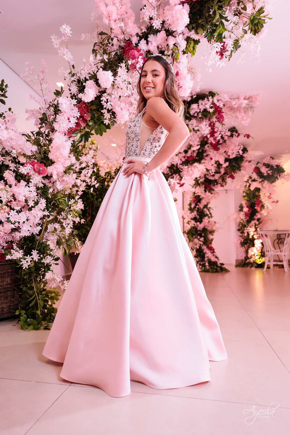 Debutante elegante; Debutante luxo; 15 anos de luxo; fotos debutante; fotos 15 anos; eventos Curitiba; Maggiore Evento, 15 anos Maggiore; Casamento Maggiore; Barigui Eventos; Decoração 15 anos; Cerimonial 15 anos; Vestido debutante; vestido rosa