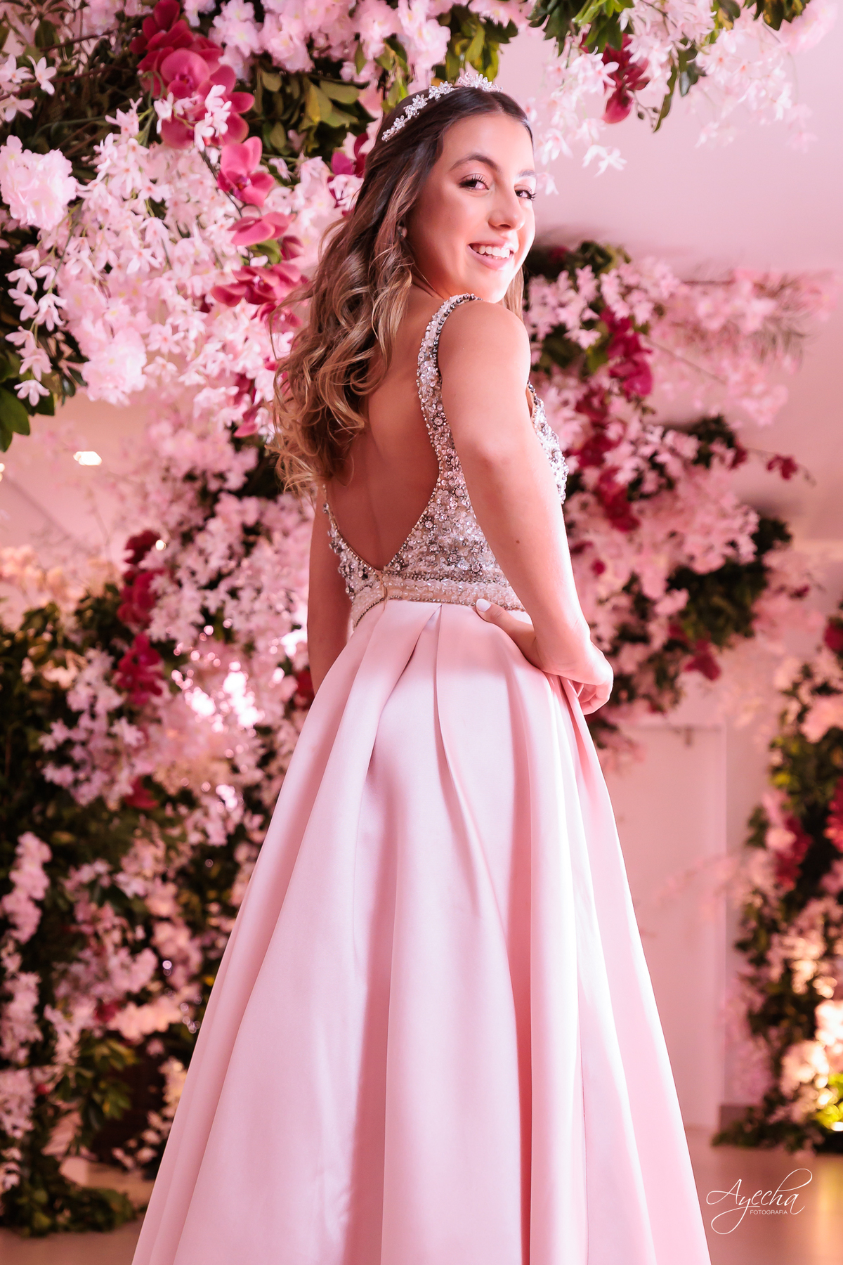 Debutante elegante; Debutante luxo; 15 anos de luxo; fotos debutante; fotos 15 anos; eventos Curitiba; Maggiore Evento, 15 anos Maggiore; Casamento Maggiore; Barigui Eventos; Decoração 15 anos; Cerimonial 15 anos; Vestido debutante; vestido rosa