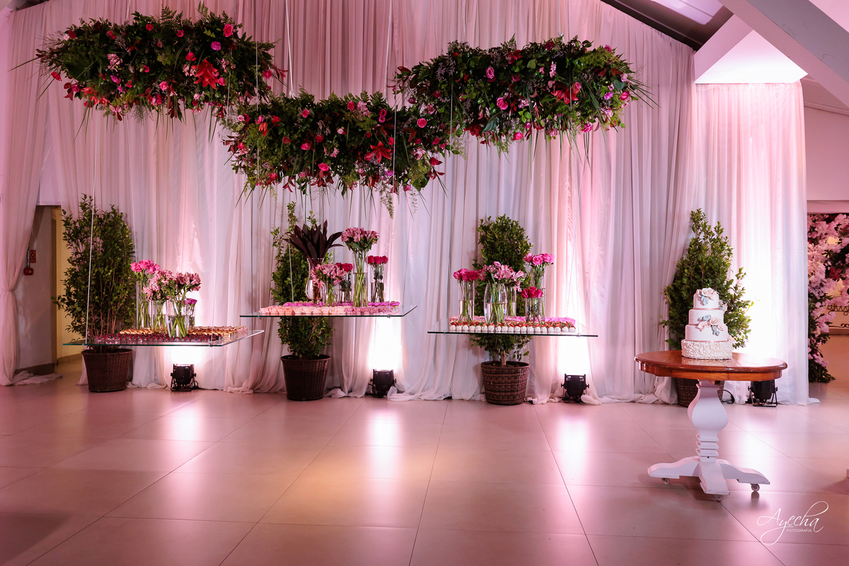 Debutante elegante; Debutante luxo; 15 anos de luxo; fotos debutante; fotos 15 anos; eventos Curitiba; Maggiore Evento, 15 anos Maggiore; Casamento Maggiore; Barigui Eventos; Decoração 15 anos; Cerimonial 15 anos; Vestido debutante; vestido rosav